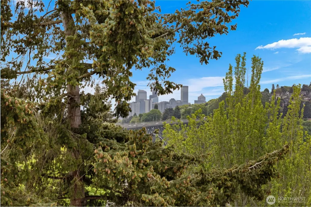3817 Fremont Avenue N Seattle WA 98103