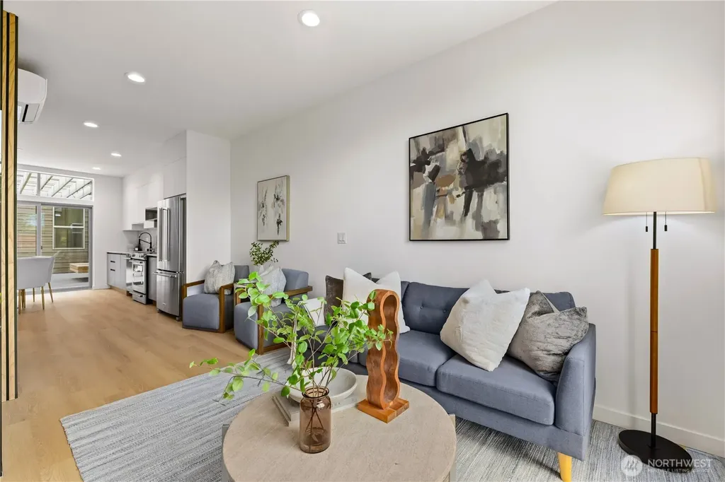 3817 Fremont Avenue N Seattle WA 98103
