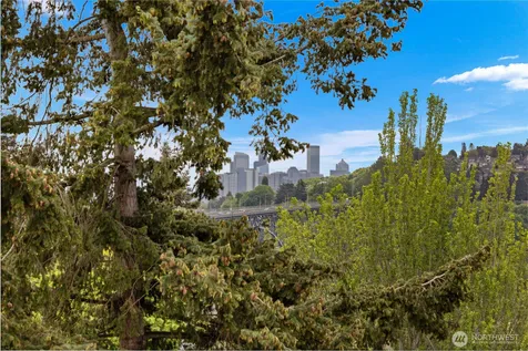 3817 Fremont Avenue N Seattle WA 98103