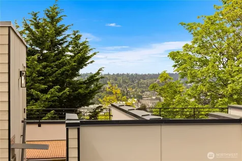 3817 Fremont Avenue N Seattle WA 98103
