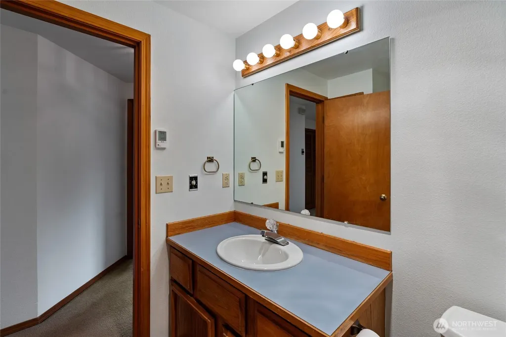 4701 Osprey Drive NE Tacoma WA 98422