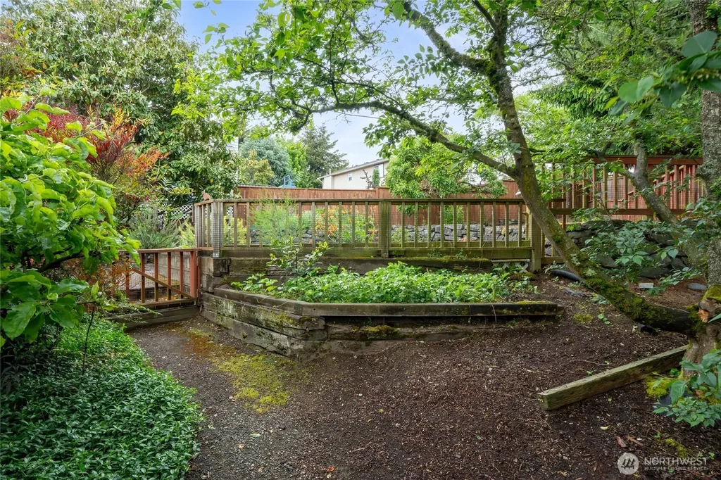 4701 Osprey Drive NE Tacoma WA 98422