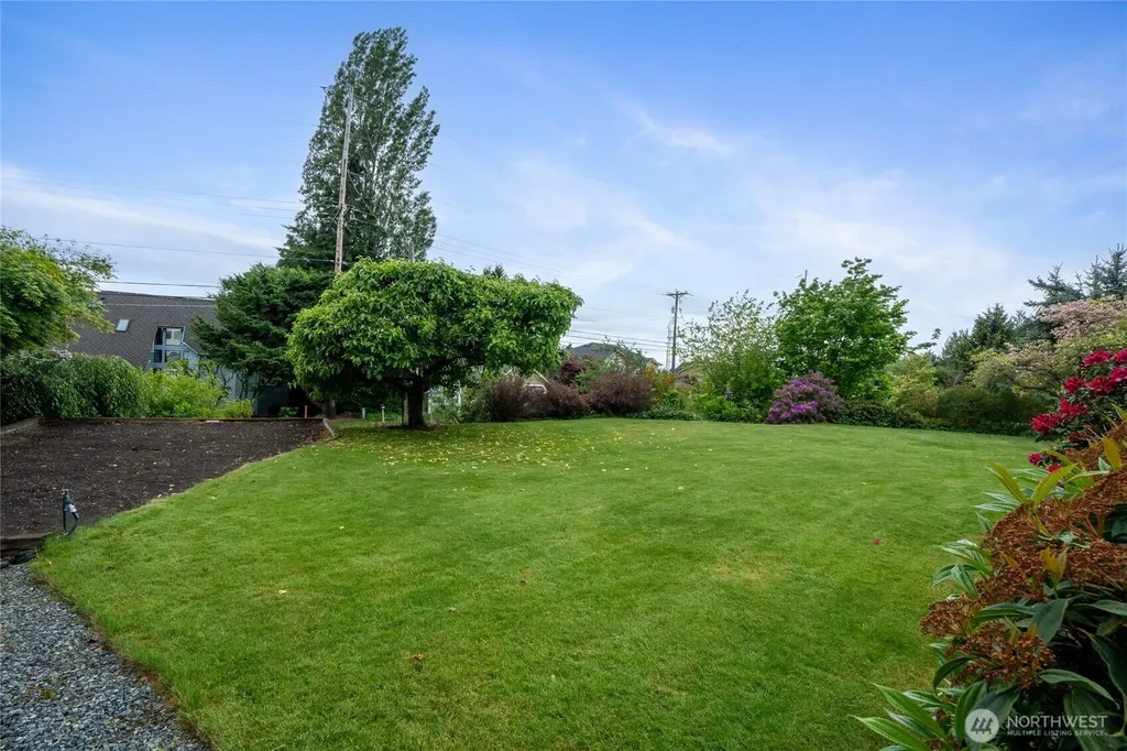 4701 Osprey Drive NE Tacoma WA 98422