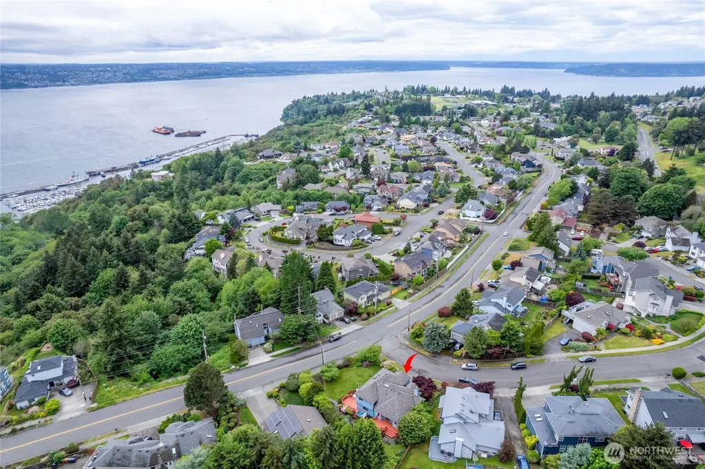 4701 Osprey Drive NE Tacoma WA 98422