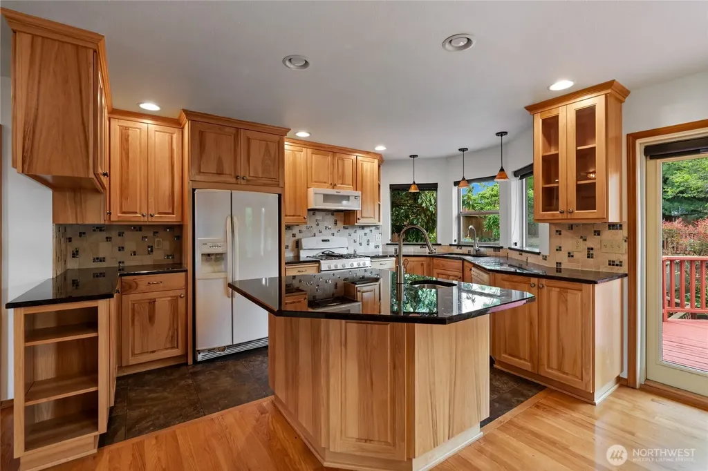4701 Osprey Drive NE Tacoma WA 98422