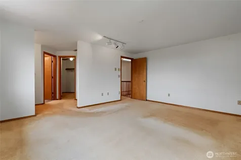 4701 Osprey Drive NE Tacoma WA 98422