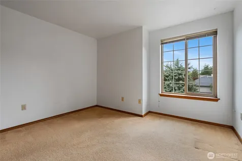 4701 Osprey Drive NE Tacoma WA 98422