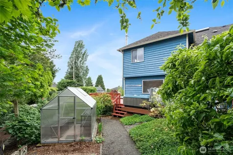 4701 Osprey Drive NE Tacoma WA 98422