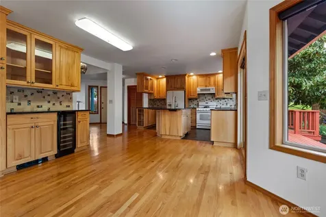 4701 Osprey Drive NE Tacoma WA 98422