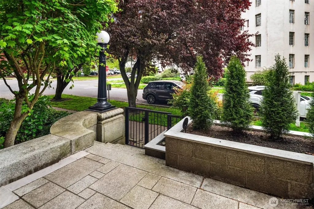 1845 16th Avenue Seattle WA 98122