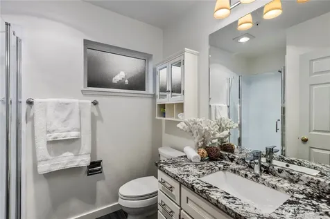 524 6th Avenue W Seattle WA 98119
