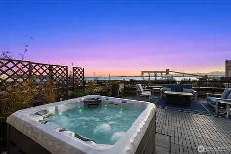524 6th Avenue W Seattle WA 98119