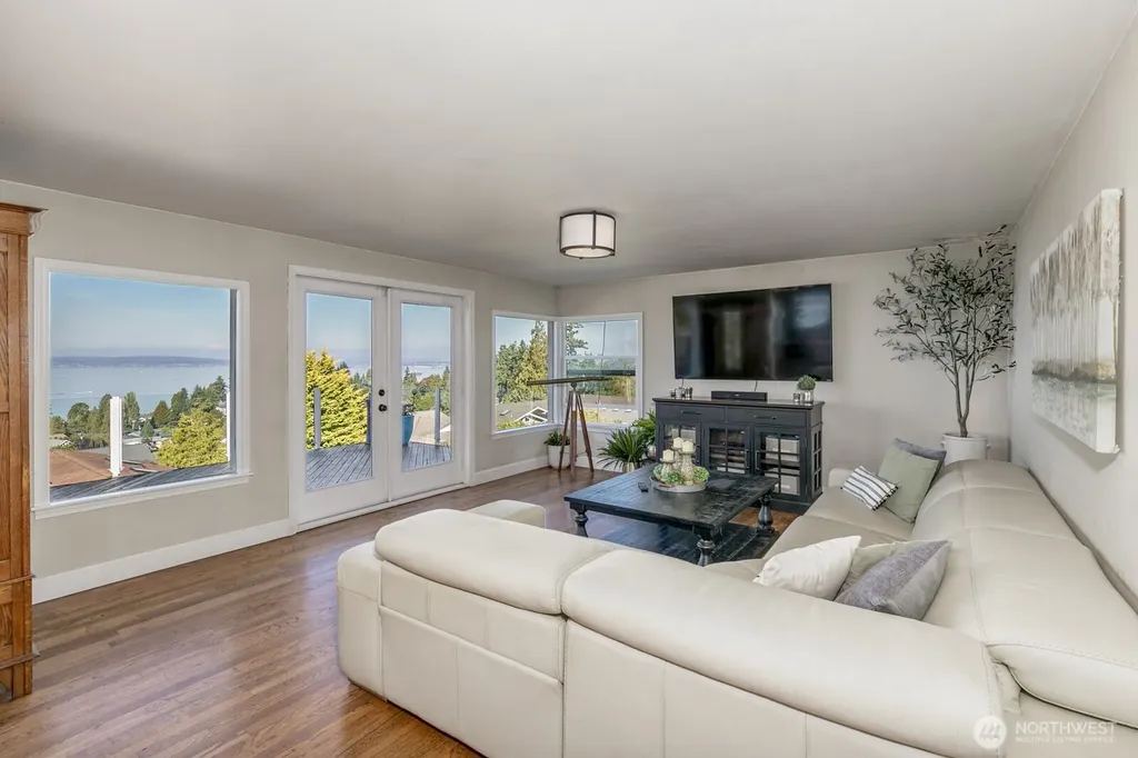 5037 33rd Avenue W Everett WA 98203