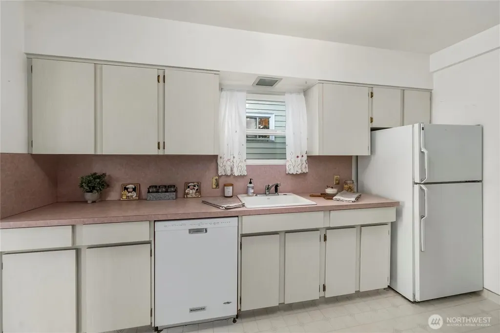 1555 High Avenue Bremerton WA 98337