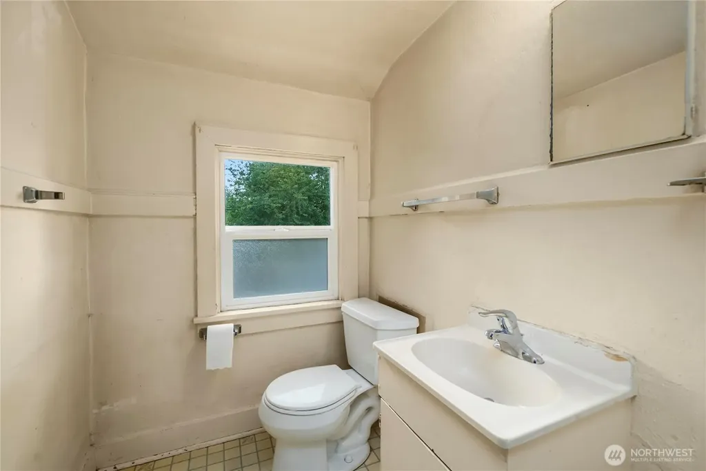 1555 High Avenue Bremerton WA 98337