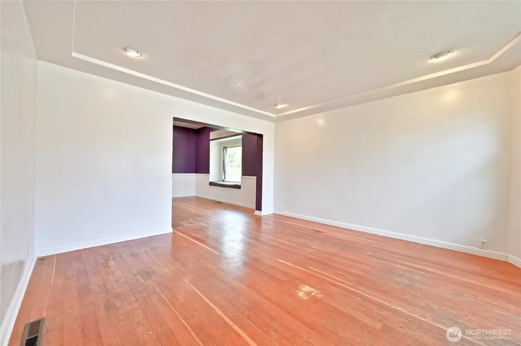 512 S 35th Street Tacoma WA 98418