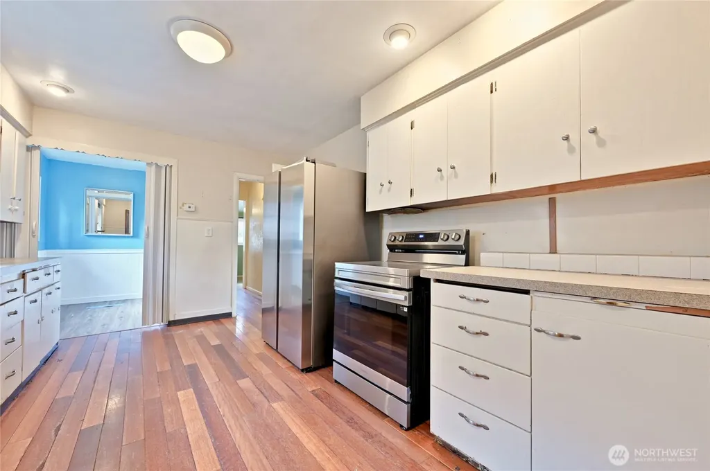 512 S 35th Street Tacoma WA 98418