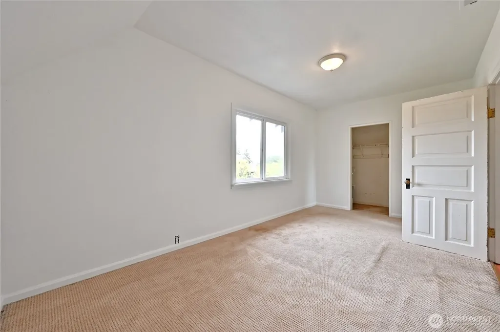 512 S 35th Street Tacoma WA 98418