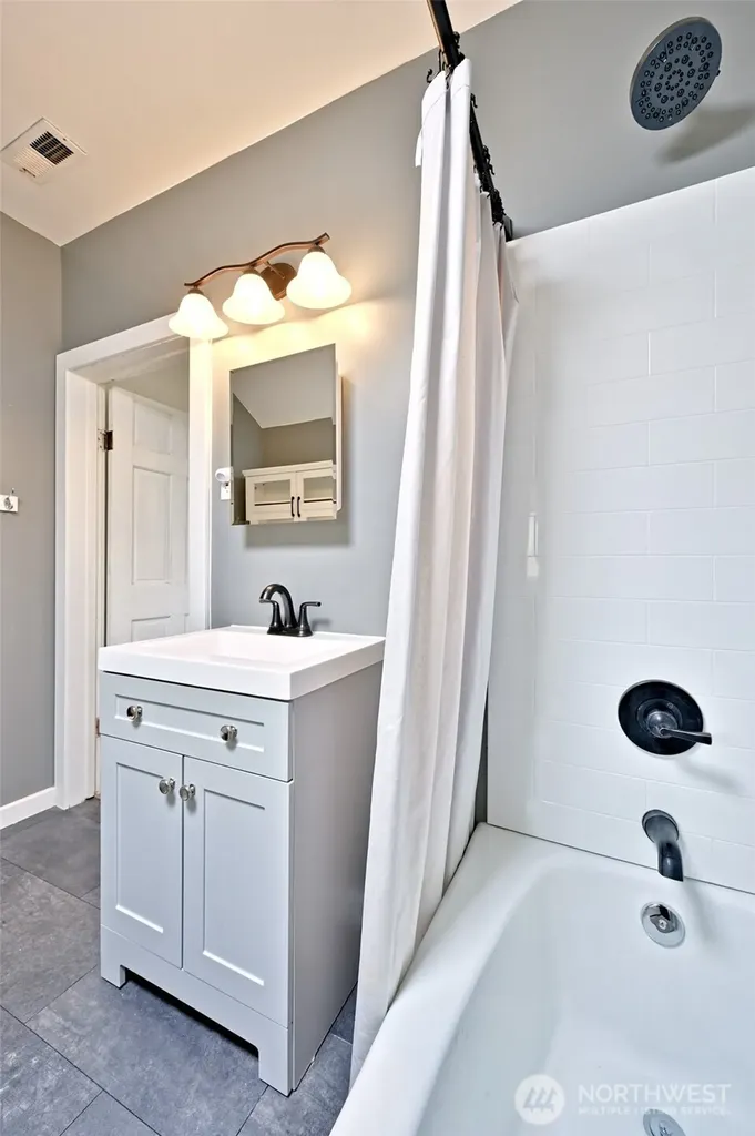 512 S 35th Street Tacoma WA 98418