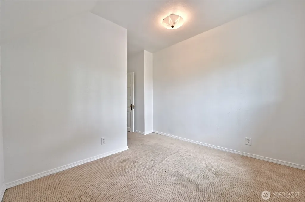 512 S 35th Street Tacoma WA 98418