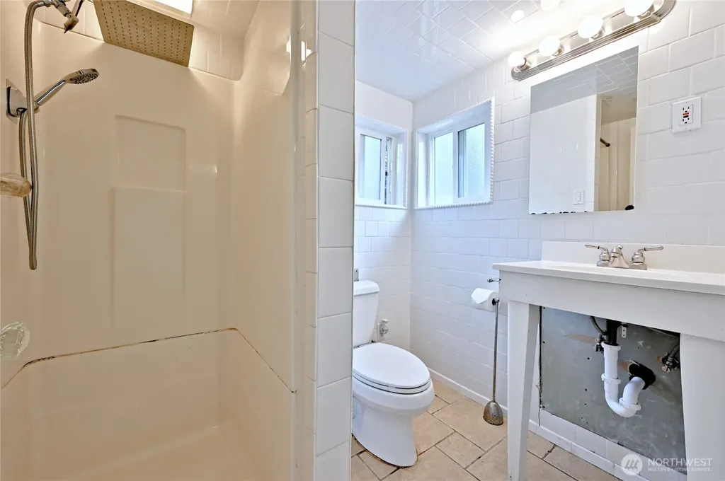 512 S 35th Street Tacoma WA 98418
