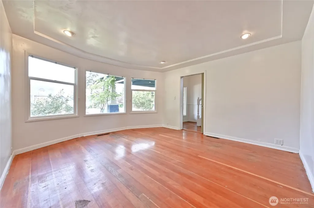 512 S 35th Street Tacoma WA 98418
