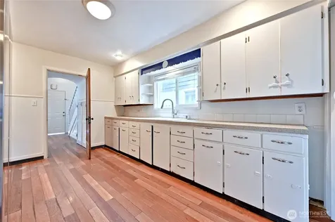 512 S 35th Street Tacoma WA 98418