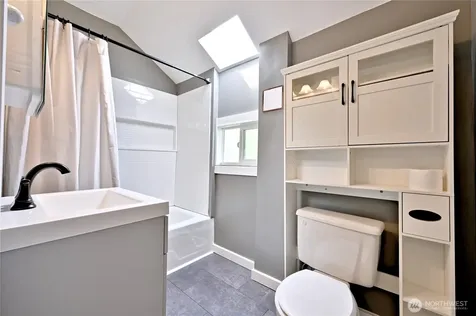 512 S 35th Street Tacoma WA 98418