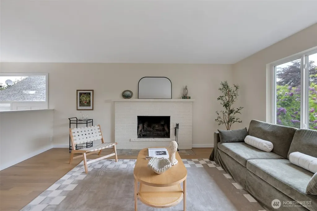 7727 27th Avenue NW Seattle WA 98117