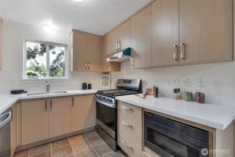 7727 27th Avenue NW Seattle WA 98117
