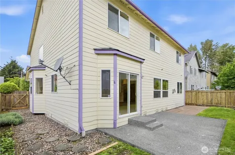 460 Ilwaco Avenue NE Renton WA 98059