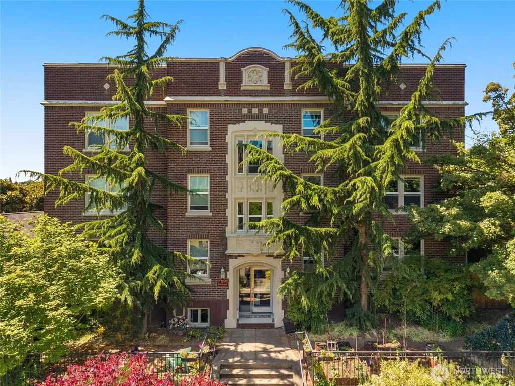 715 24th Avenue Seattle WA 98122
