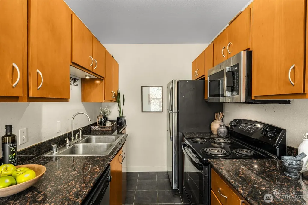 715 24th Avenue Seattle WA 98122