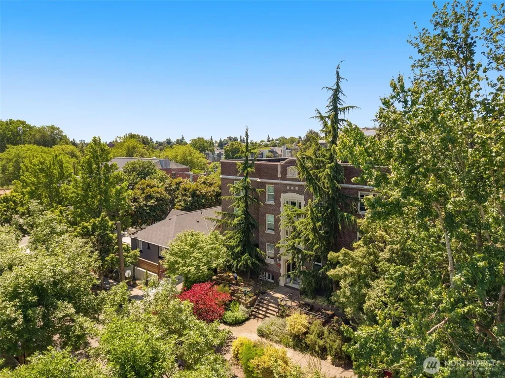 715 24th Avenue Seattle WA 98122