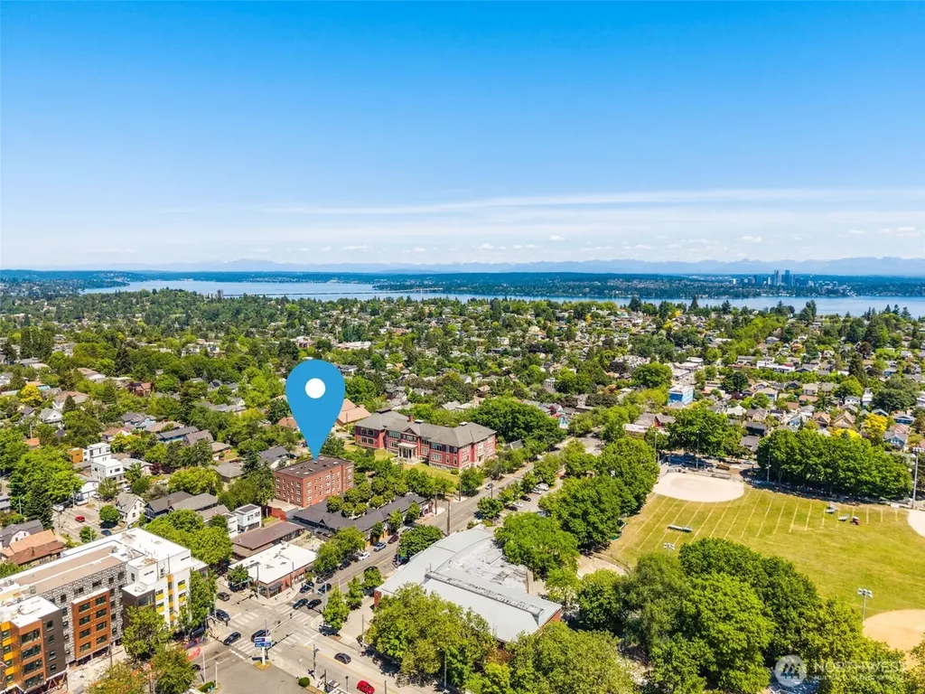715 24th Avenue Seattle WA 98122