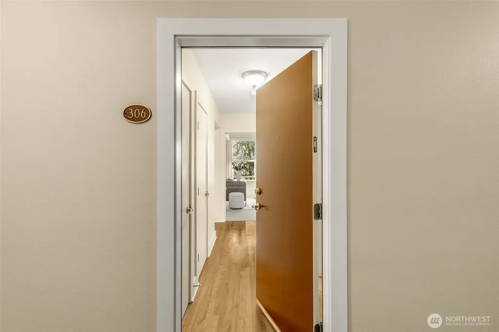 715 24th Avenue Seattle WA 98122