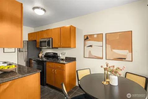 715 24th Avenue Seattle WA 98122