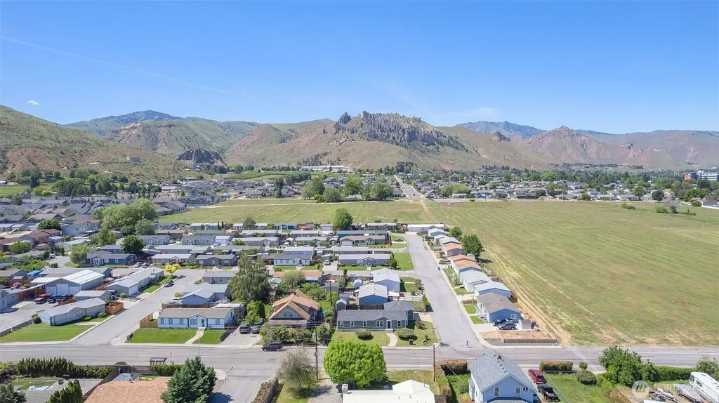 401 Ridgeview Loop Drive Wenatchee WA 98801