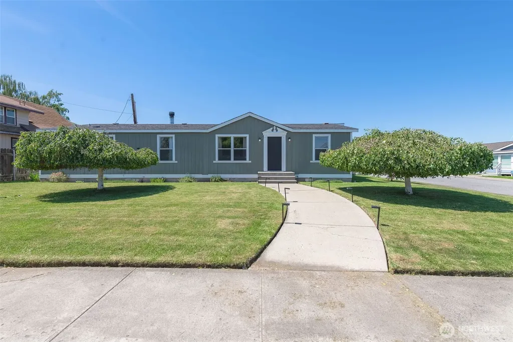 401 Ridgeview Loop Drive Wenatchee WA 98801