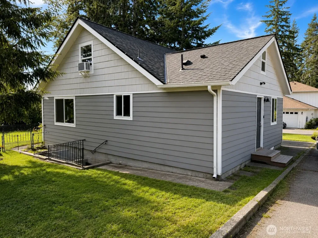 866 NW Karkainen Lane Poulsbo WA 98370