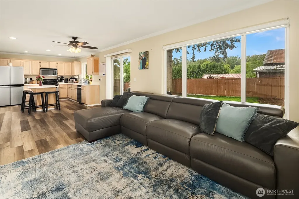 1216 200th Avenue E Lake Tapps WA 98391