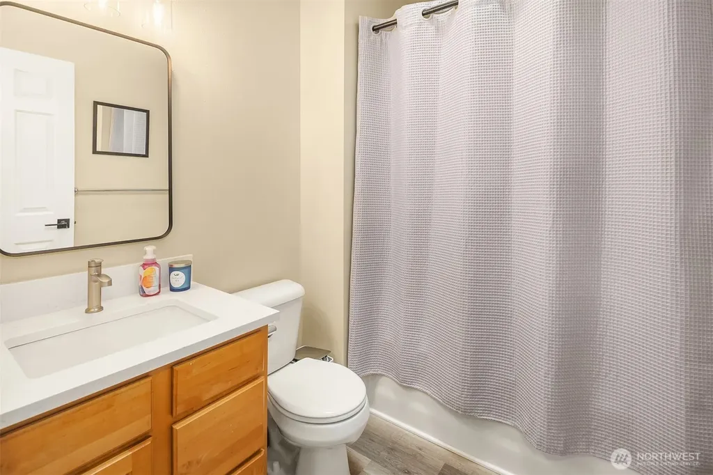 1216 200th Avenue E Lake Tapps WA 98391