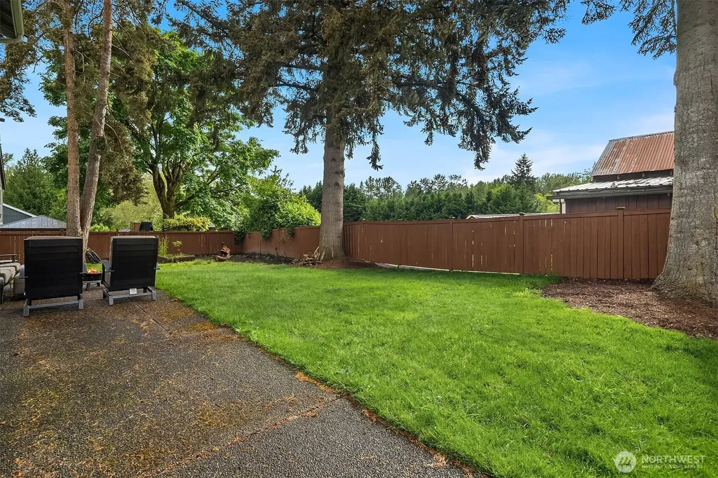 1216 200th Avenue E Lake Tapps WA 98391