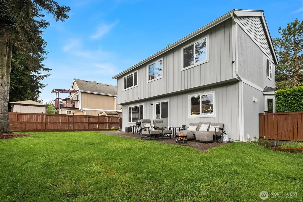 1216 200th Avenue E Lake Tapps WA 98391