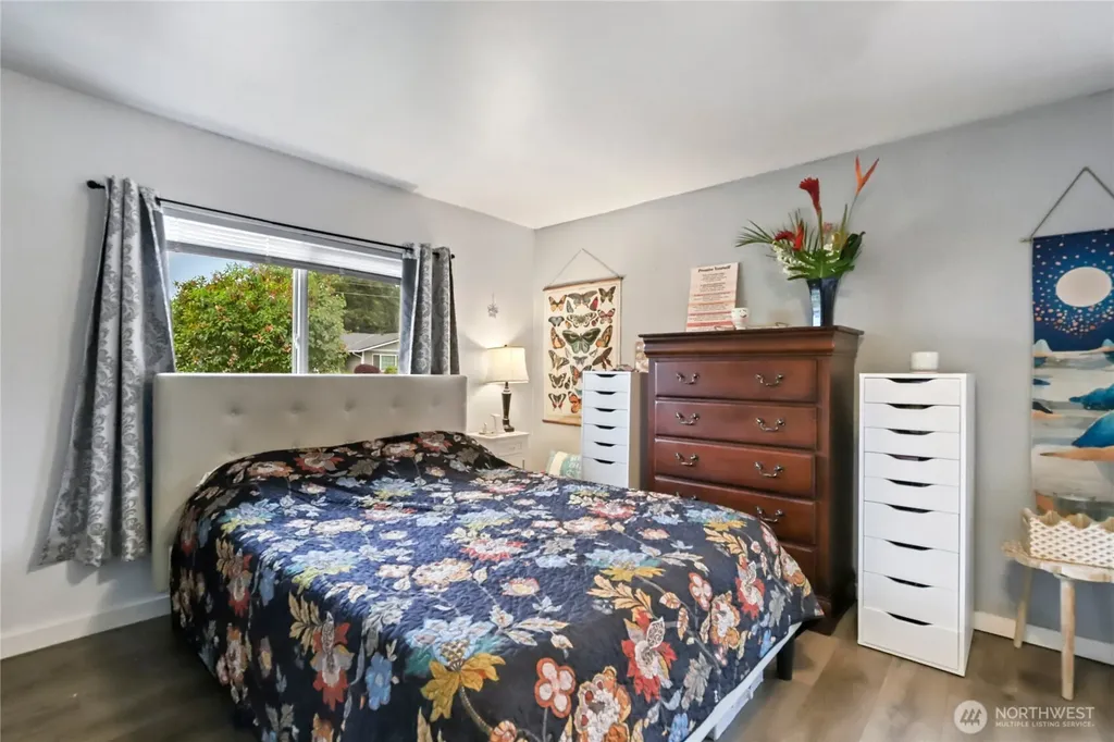 19164 Karl Place NE Poulsbo WA 98370