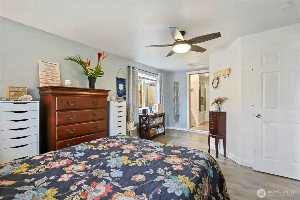 19164 Karl Place NE Poulsbo WA 98370