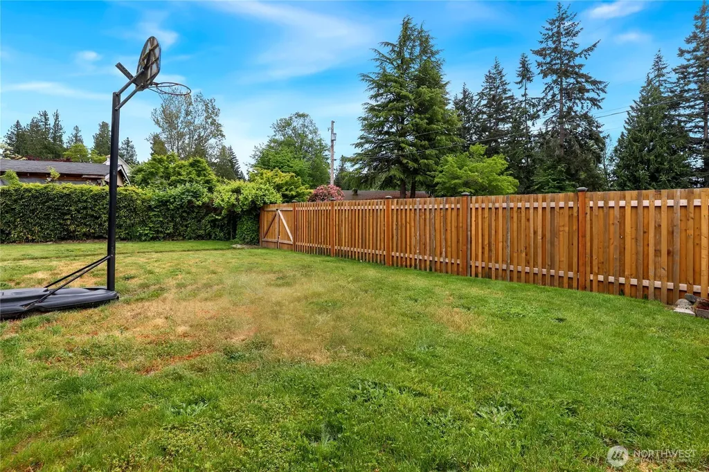 19164 Karl Place NE Poulsbo WA 98370