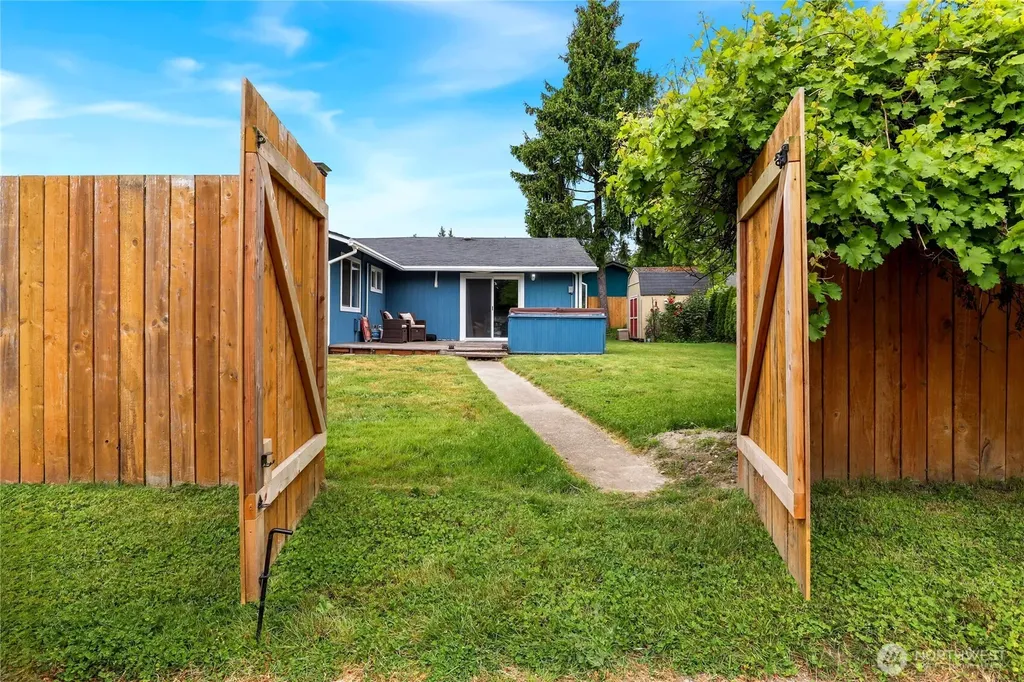 19164 Karl Place NE Poulsbo WA 98370