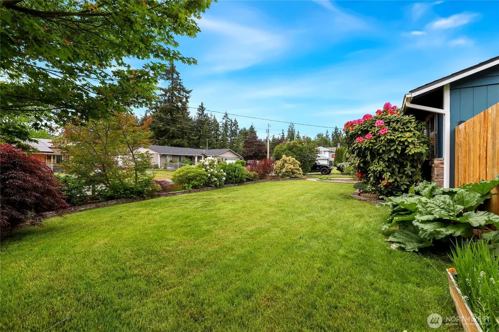 19164 Karl Place NE Poulsbo WA 98370
