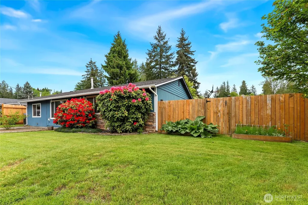 19164 Karl Place NE Poulsbo WA 98370